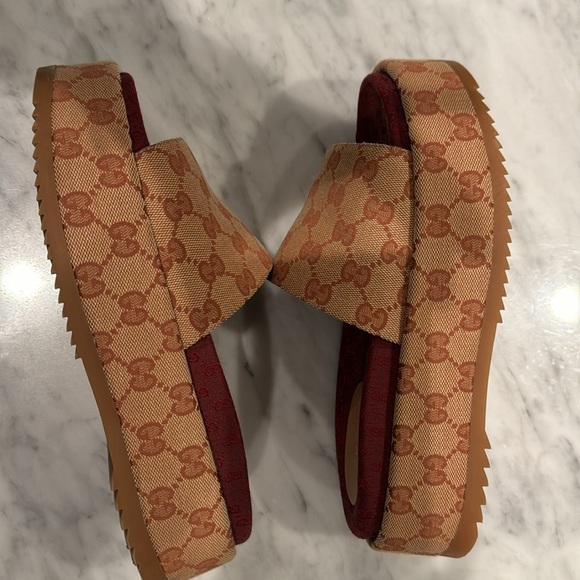 Gucci monogrammed platform slide 37.5 - Picture 3 of 7